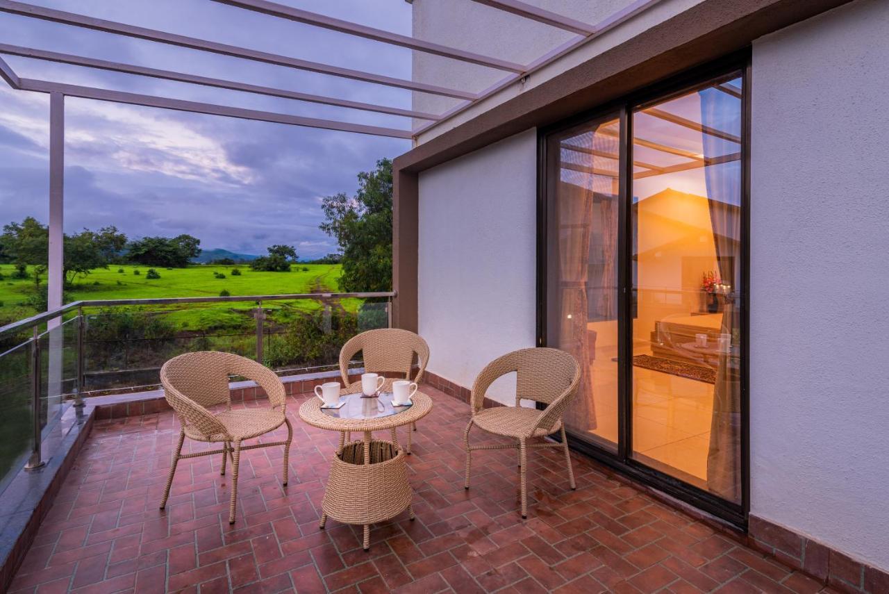 Saffronstays Aster, Plunge Pool Villa With Garden, Лонавла Екстер'єр фото